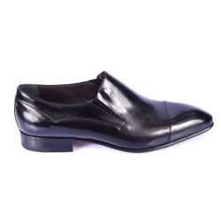Pointed loafers in leather