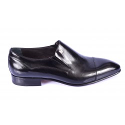 Pointed loafers in leather 