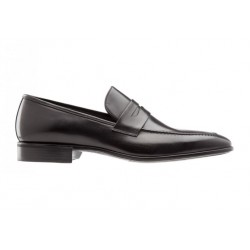 Pointed loafers in leather 