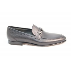 Pointed loafers in leather 