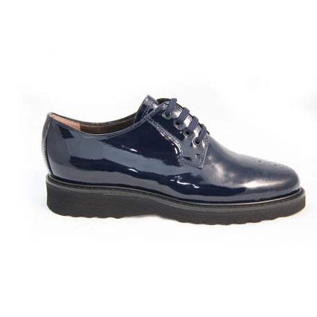 Derbies in patent leather
