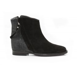 Low boots internal heels suede