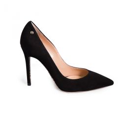 Pointed toe pumps