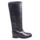 Boot in leather with studs and internal heel