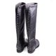 Boot in leather with studs and internal heel