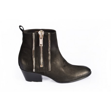 Pointed low boots three zip
